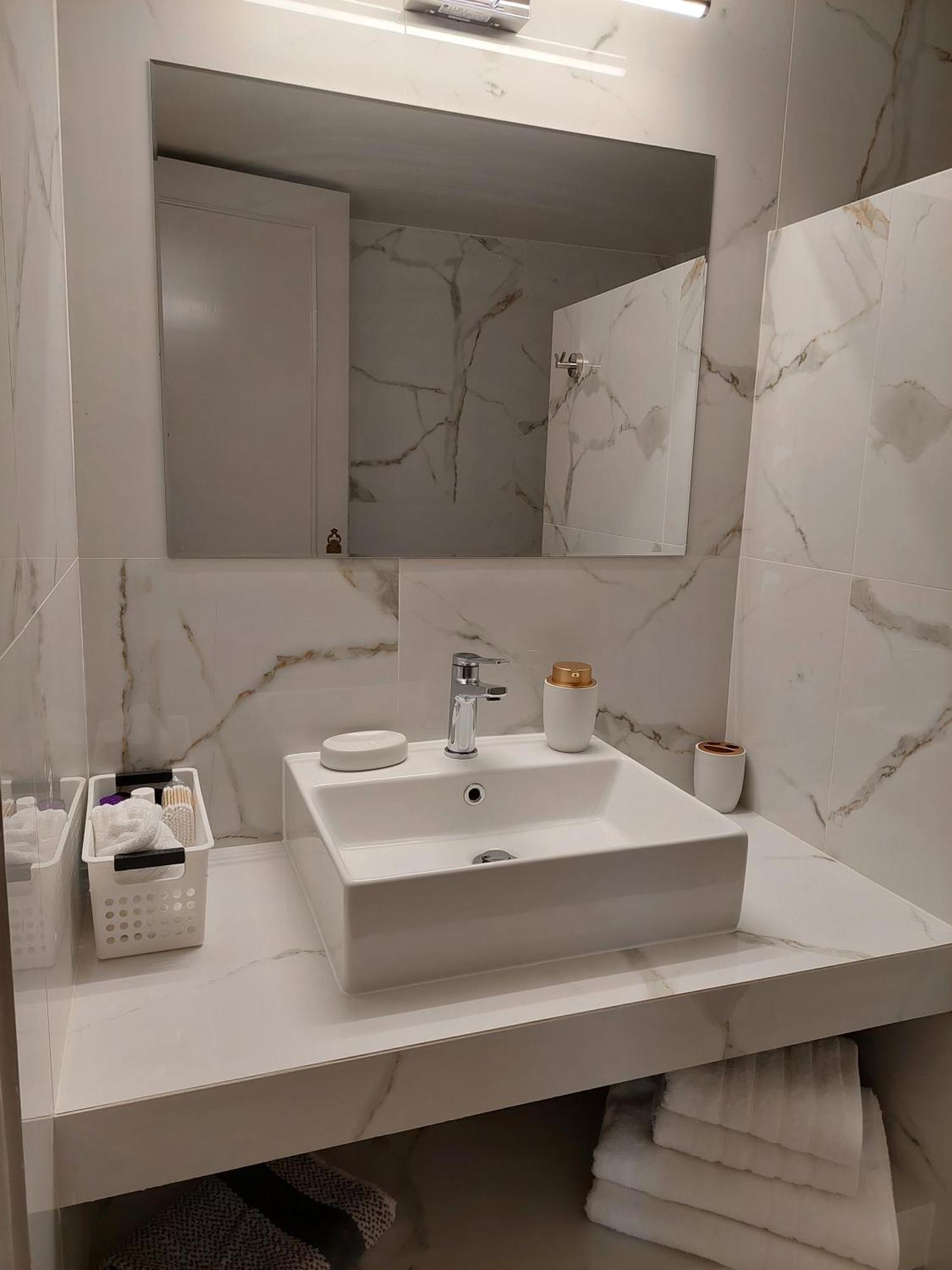 Bmv Apartments Афины Экстерьер фото